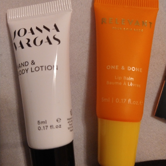 Thirteen 13 Lune Miniature Barrel Bag American Airlines Amenity Kit - Picture 5 of 6